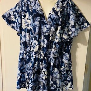 NWOT Lane Bryant Blue/White Floral Tunic V-Neck Short Sleeve Plus Size 22